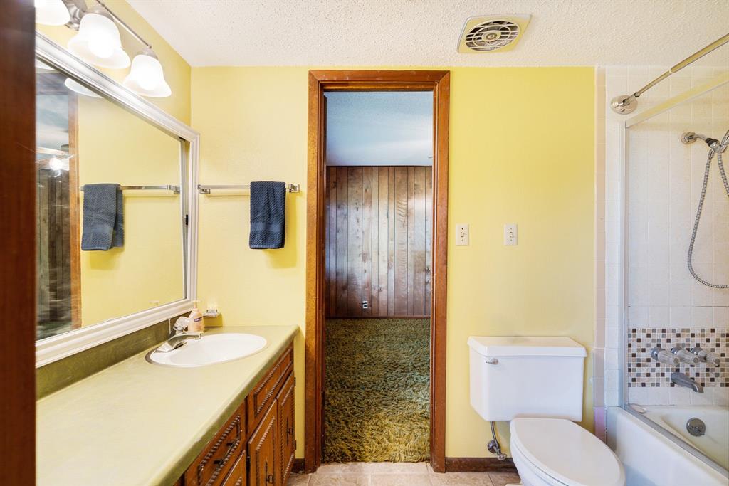 A399 J HOUNDSHELL SURVEY, TRACT 11, ACRES 8.02 - Residential