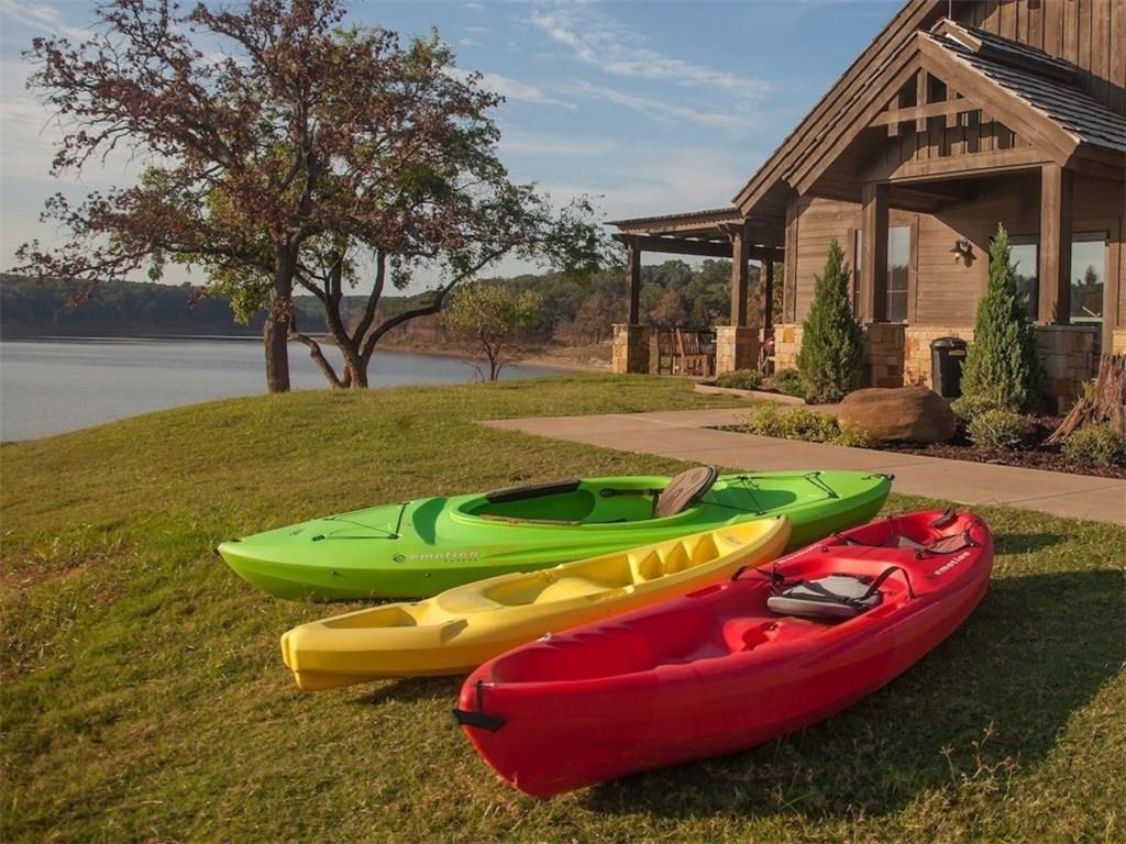 Amazing lot, Build your weekend or full-time home in Lake Texoma's premier 1,300-acre master-planned community! Price includes membership at the Rock Creek Golf Club! Enjoy the clubhouse restaurant, offering upscale and casual dining. The Nicklaus Design golf course is top-rated and completely private. There’s no time limit on how soon you must build! You can pick your own builder or select from a list of approved custom builders. Marina on site.