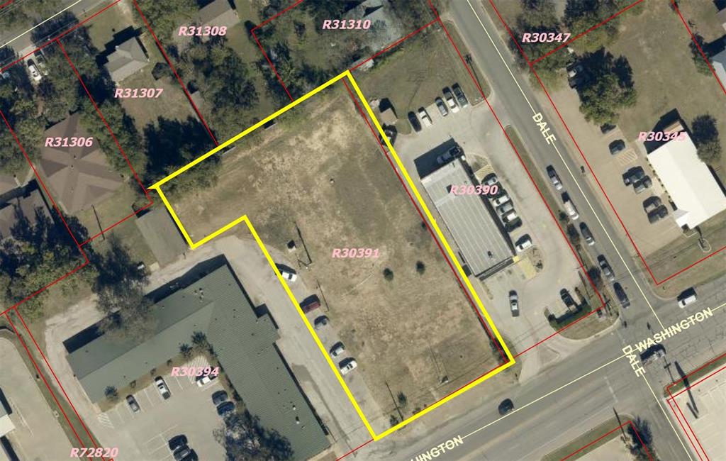 There is huge potential for this perfect sized lot ready for your QSR, business or build spaces to lease.  

This lot is located on the main retail corridor of Stephenville with a traffic count of 13,596.   There is over Over 130' ft of West Washington frontage at the intersection of South Loop and W Washington. Property is visible from South Loop with traffic count of 19,336.  

Your business could be in between SISD $40 million dollar stadium and Tarleton State University brand new $110 Million dollar event center, less than 1 MILE to get to either!  Vacant B2 lot close to TSU is getting more scarce by the day as more and more businesses pour in. The City of Stephenville is pro business!!   Call now