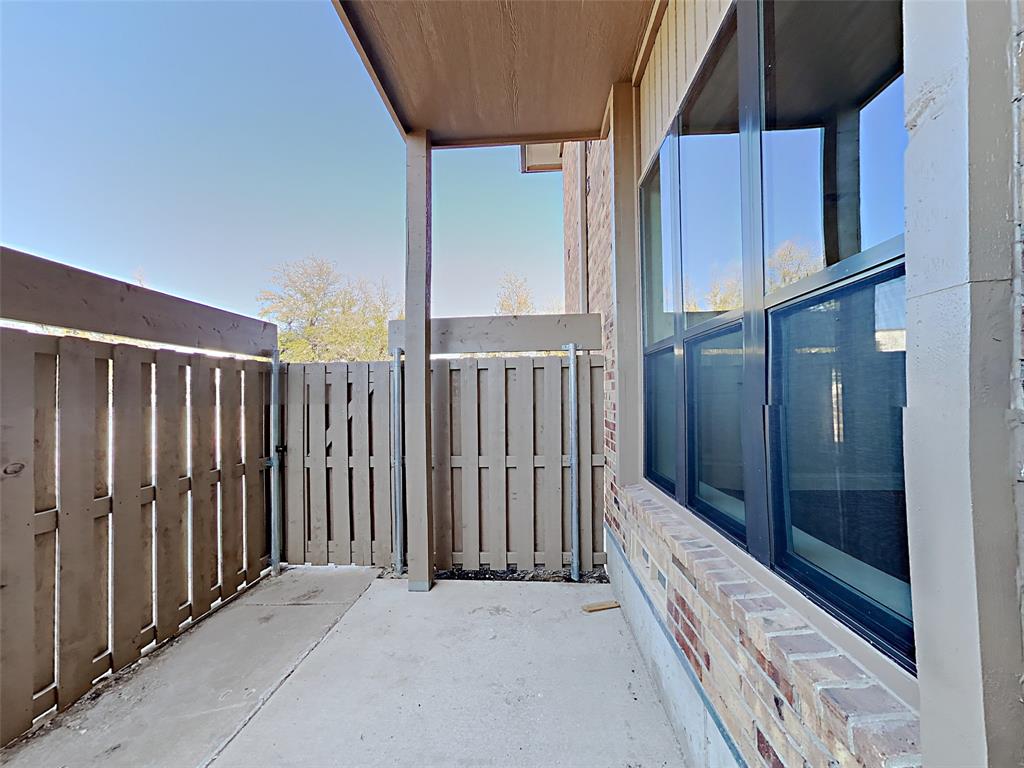 Royal Lane Condos 5800 - Residential Lease