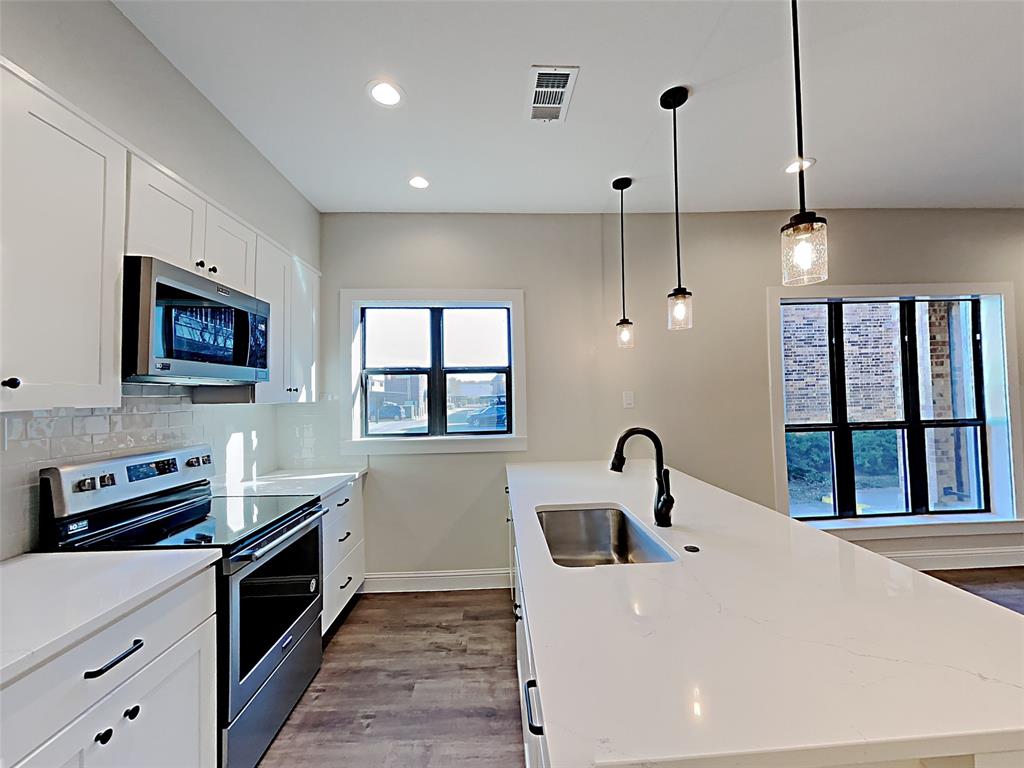 Royal Lane Condos 5800 - Residential Lease