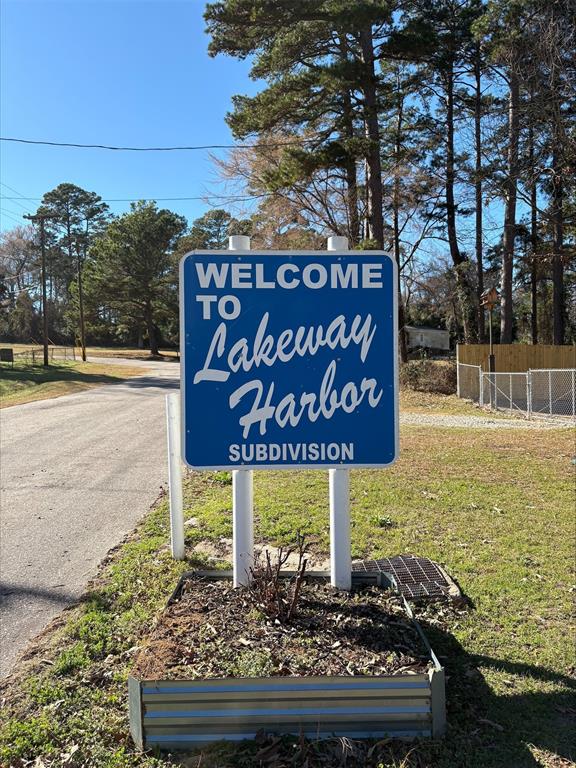 Lakeway Harbor - Land