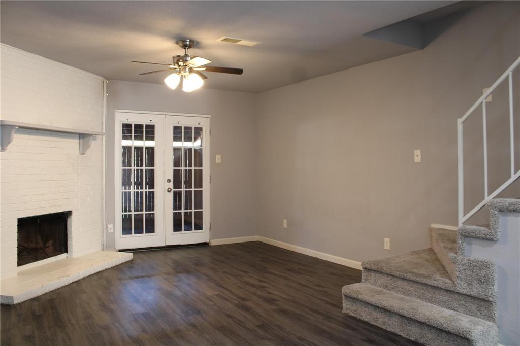 Carriagehouse Village-Victoria Place - Residential Lease