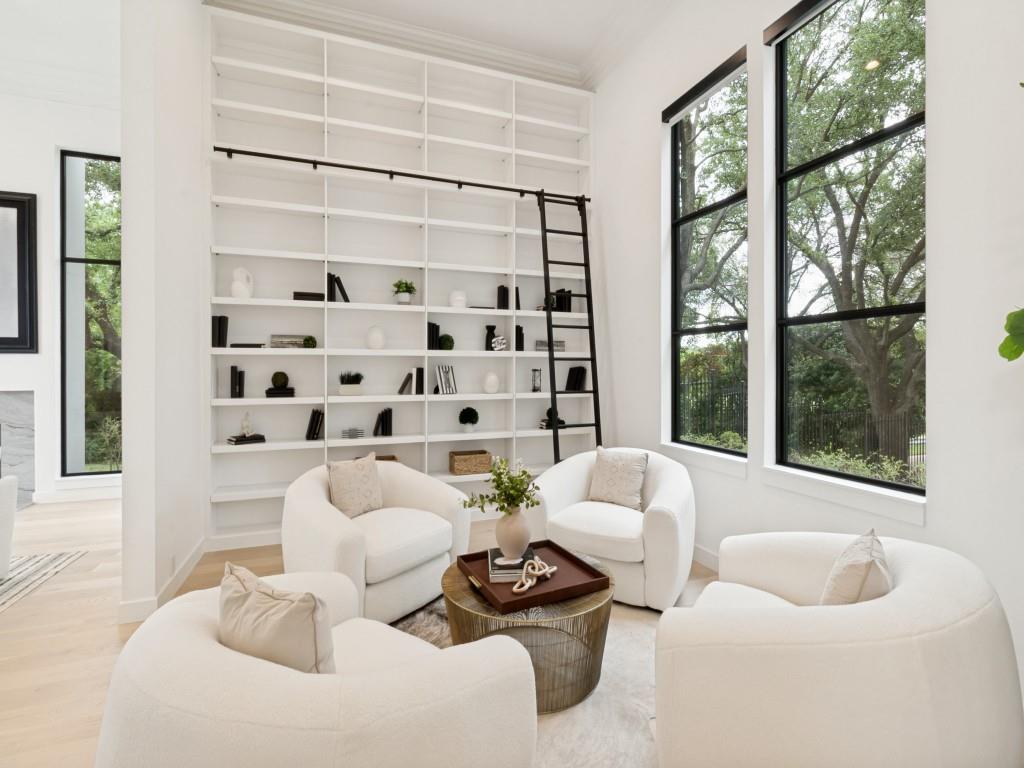 Williamsburg at Preston - Residential