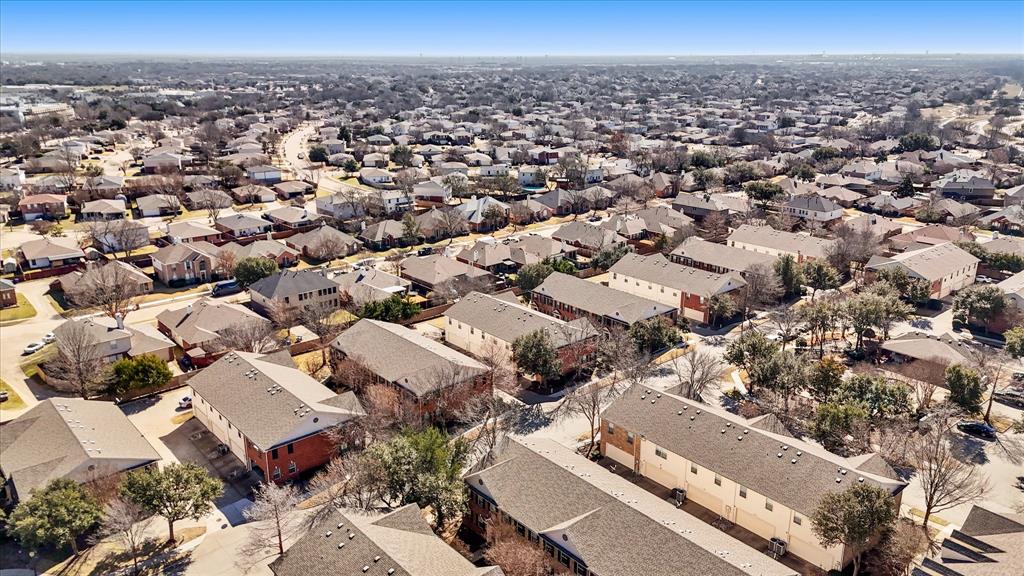Pasquinellis Village On The Green - Residential