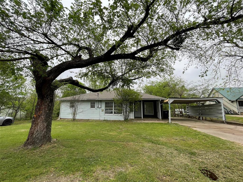 Mineral rights included!!! Looking for a great home with half acre land with an affordable price? Here's your opportunity to own this cute 3 bedrooms and 1 bathroom. This home is renovated last year and has a new AC ready for you to move in or ready for your tenants. Close to Southwestern  Adventist University so it's good for your student or add to your rental portfolio. So look no further and schedule your showings today before it's gone!