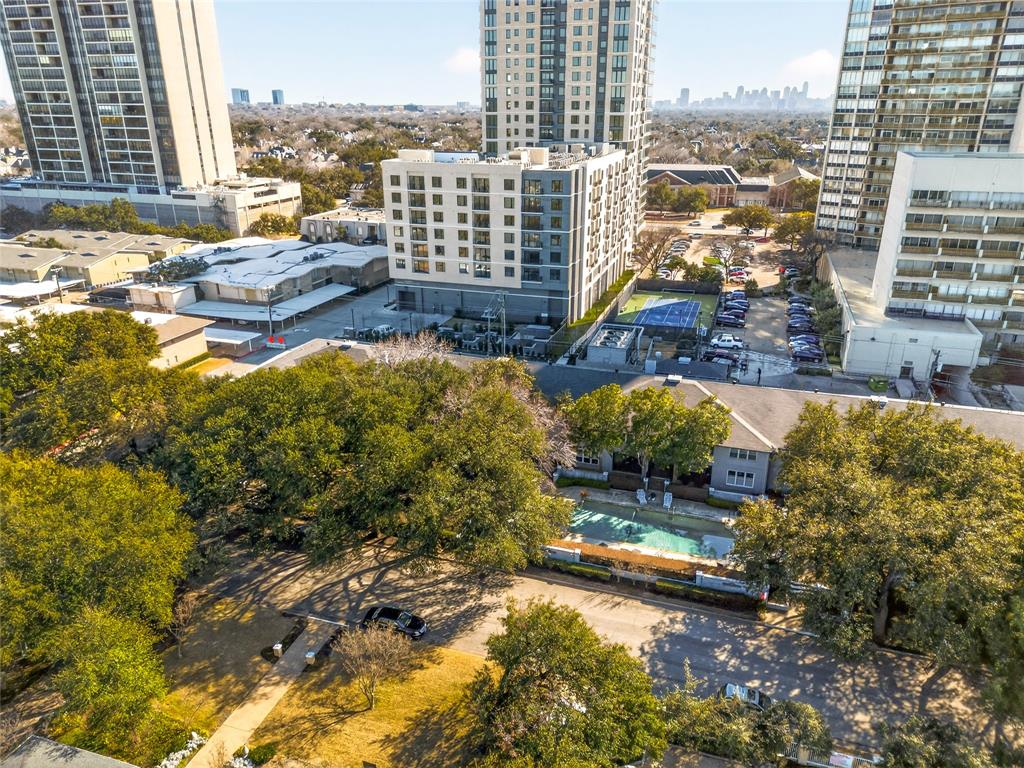FONTAINBLEAU CONDOMINIUM - Residential