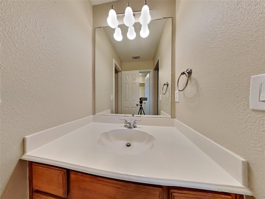 The Lakes On Legacy Drive Ph I - Residential Lease