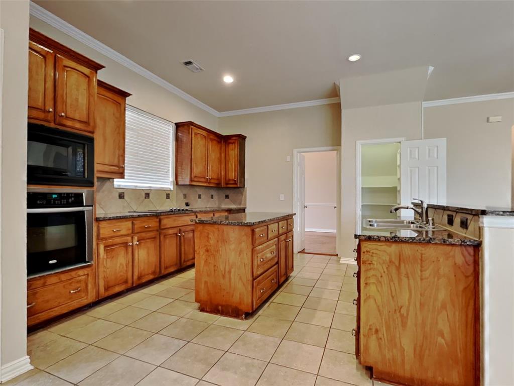 The Lakes On Legacy Drive Ph I - Residential Lease