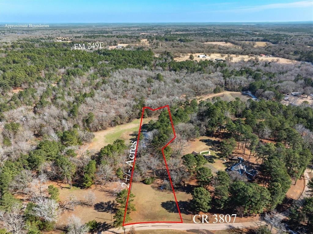 Great 2-acre homesite on County Road 3807 in Bullard, TX, just east of town on a quiet county road. Nice rolling ground with a solid setting to build your next home. Convenient to Bullard ISD and just down the road from the new Bullard Middle School, which welcomed students January 2026. Water and electric are available at the road, and the only known restriction is no mobile homes. Enjoy a country feel with an easy drive into Bullard and quick access north toward Tyler.