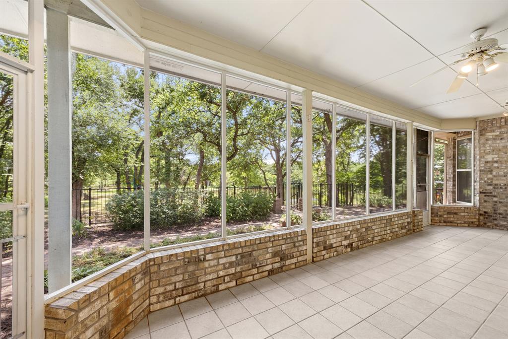 Emerald Sound At Lake Lewisvil - Residential