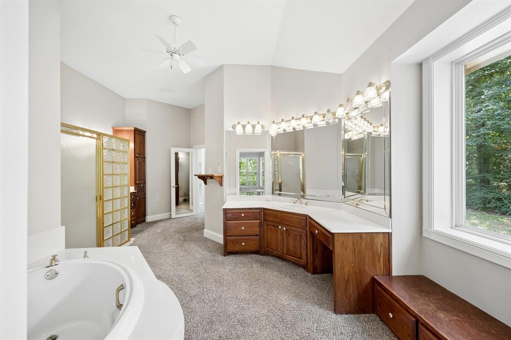 Emerald Sound At Lake Lewisvil - Residential