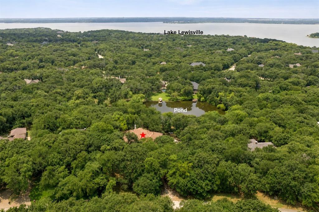 Emerald Sound At Lake Lewisvil - Residential