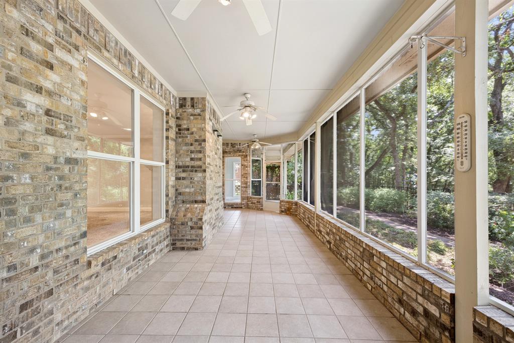 Emerald Sound At Lake Lewisvil - Residential