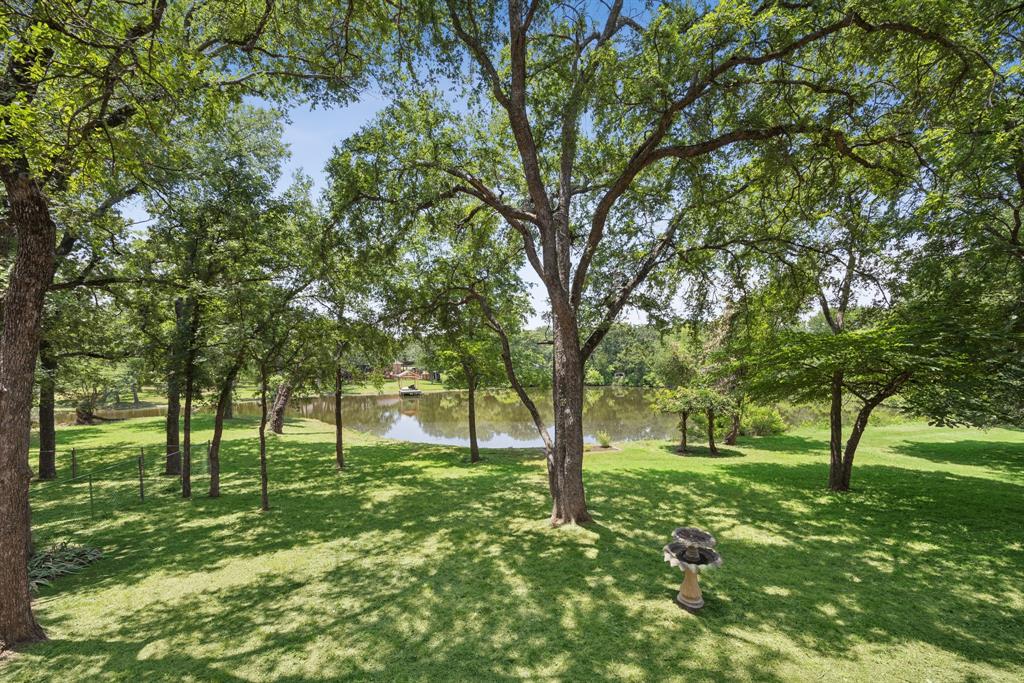Emerald Sound At Lake Lewisvil - Residential