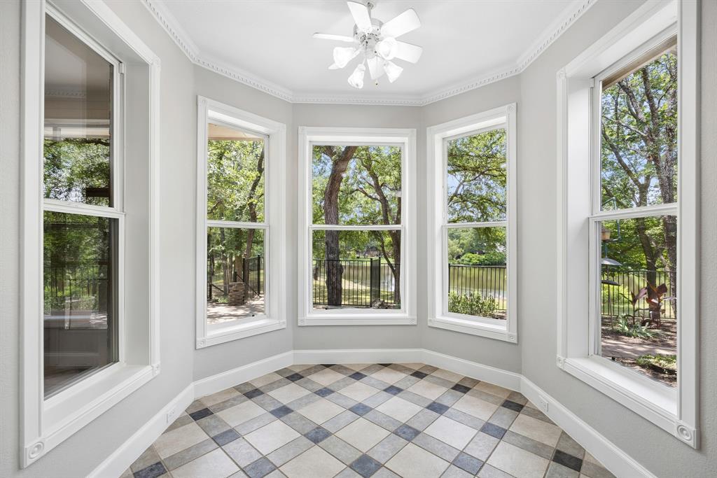 Emerald Sound At Lake Lewisvil - Residential