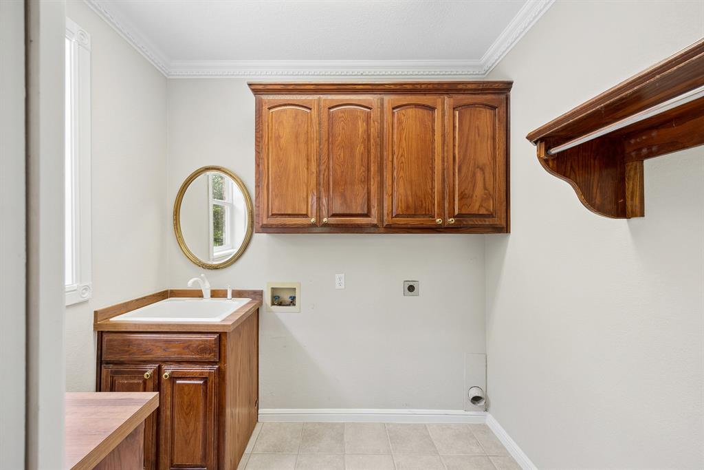 Emerald Sound At Lake Lewisvil - Residential