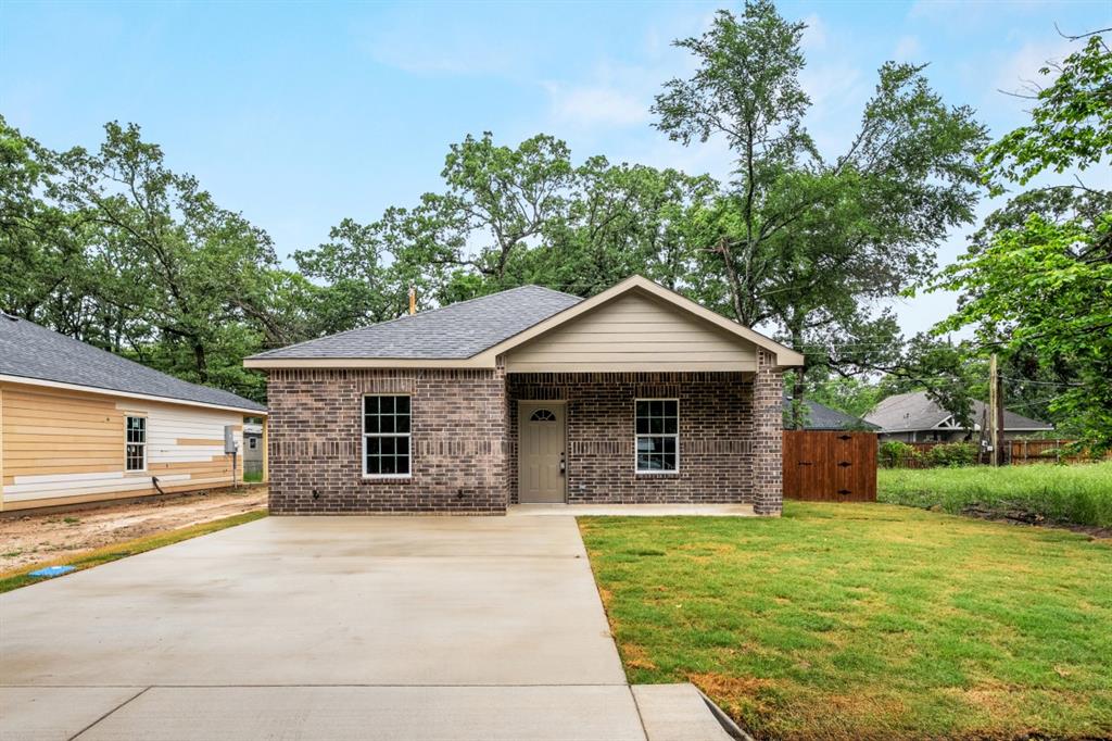 Seller contributes to closing costs. Welcome to this beautifully updated 3-bedroom, 2-bath home located in the desirable Indian Harbor community! Sitting on a spacious lot, this home offers the perfect blend of comfort, functionality, and affordability. Step inside to find an open-concept layout featuring luxury vinyl plank flooring, granite countertops, a spacious living area, and a bright kitchen with pantry storage.

The primary suite offers comfort and privacy, while the fully fenced backyard provides plenty of space for entertaining, pets, or relaxing evenings outdoors. Enjoy community amenities including lake access, boat ramp, fishing, and more — all just minutes from Cedar Creek Lake!
Perfect for first-time homebuyers, vacation living, or investment opportunities. Conveniently located near shopping, dining, and schools with easy access to surrounding cities.