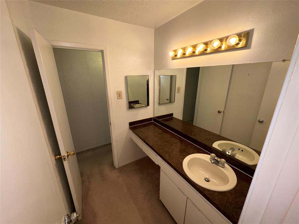 Meadowcreek Village Rev - Residential