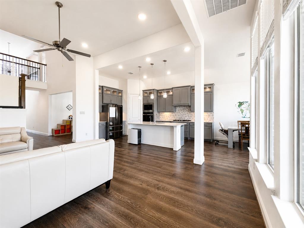 UNIVERSITY PLACE PHASE 5 - Residential