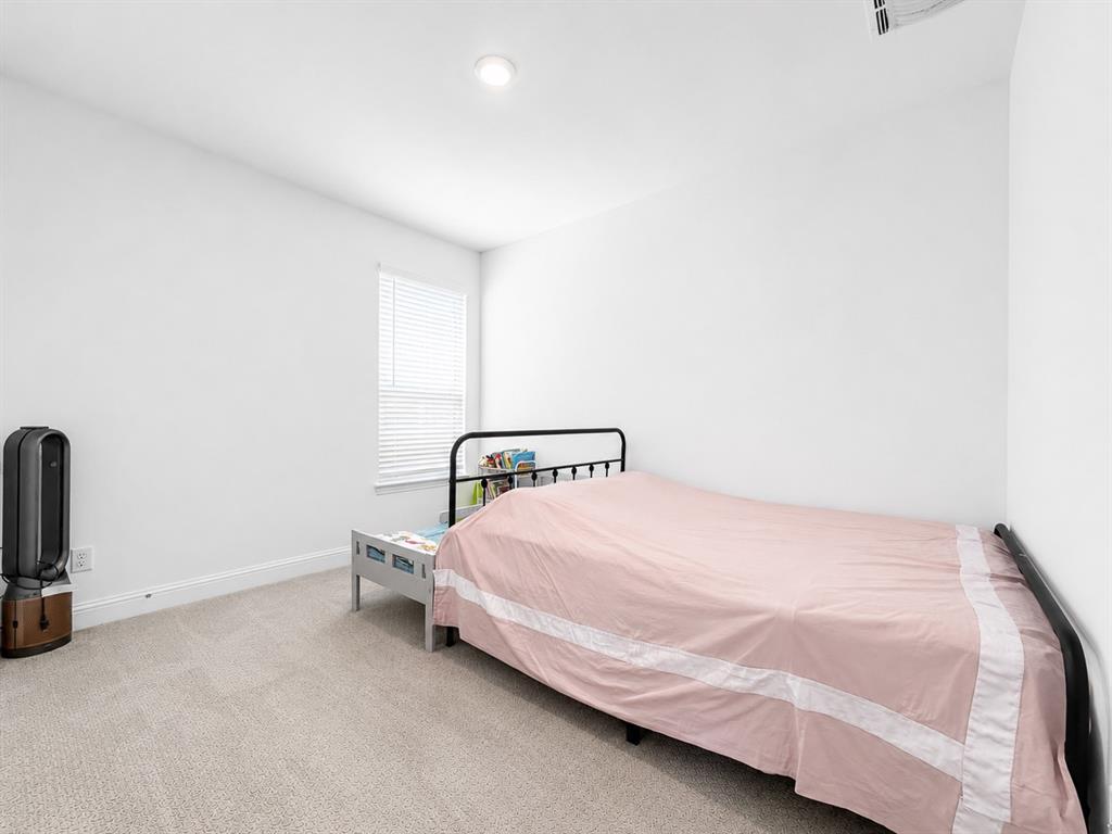UNIVERSITY PLACE PHASE 5 - Residential