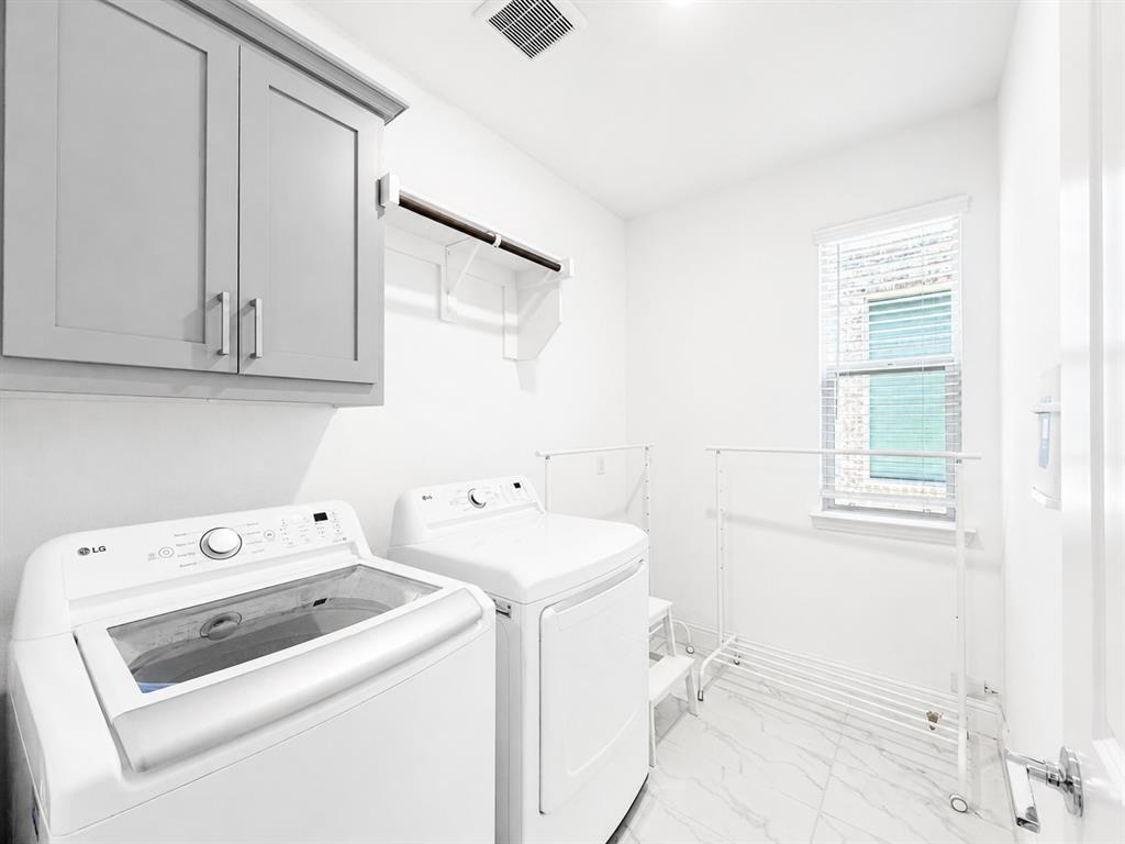 UNIVERSITY PLACE PHASE 5 - Residential