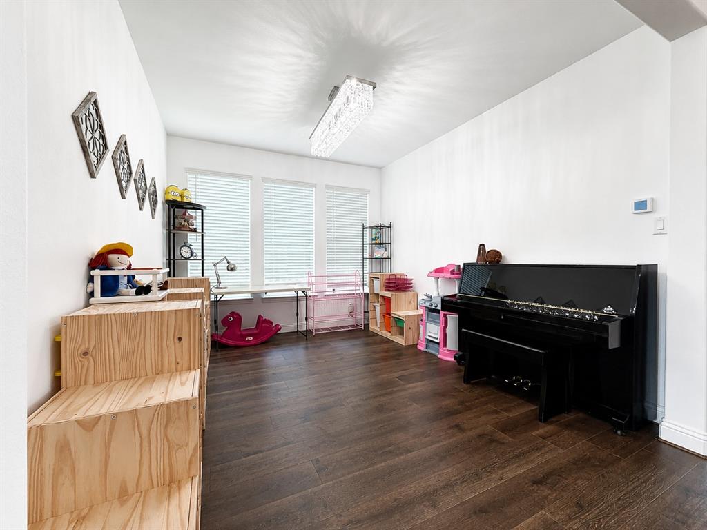 UNIVERSITY PLACE PHASE 5 - Residential