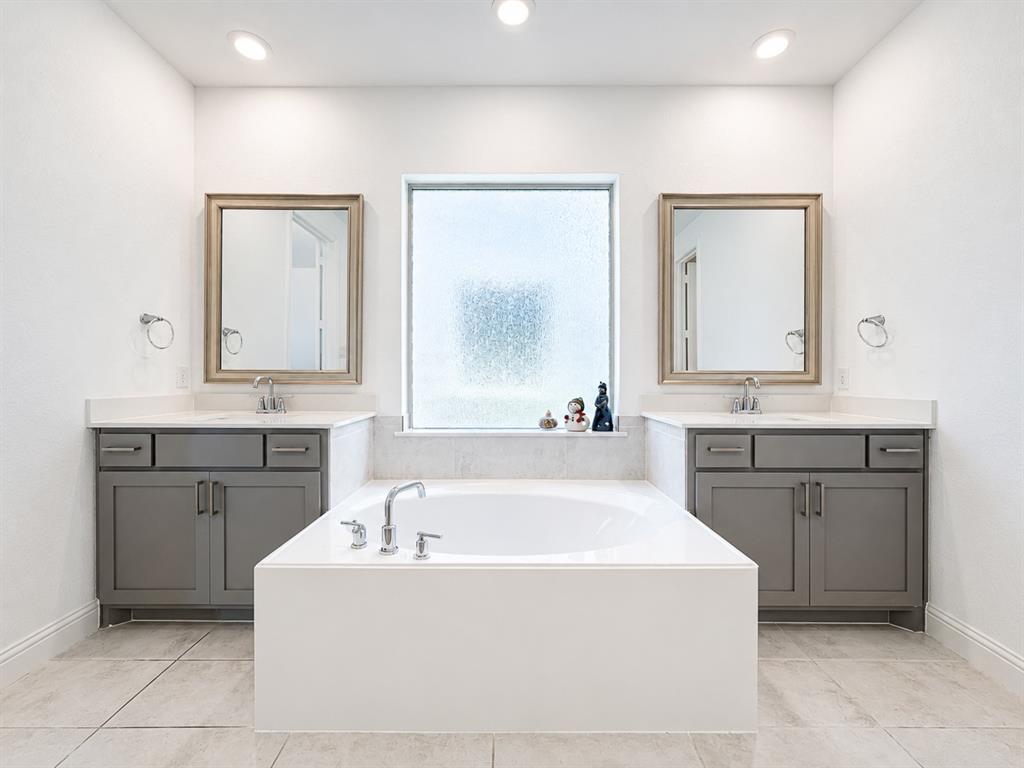 UNIVERSITY PLACE PHASE 5 - Residential