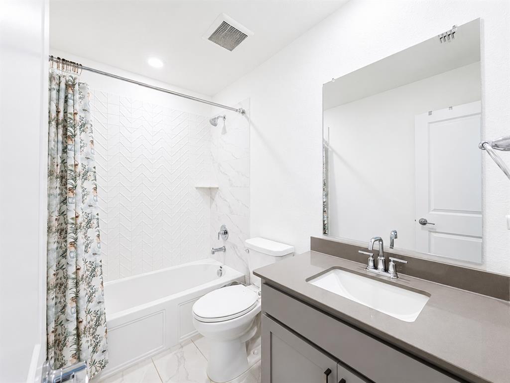 UNIVERSITY PLACE PHASE 5 - Residential