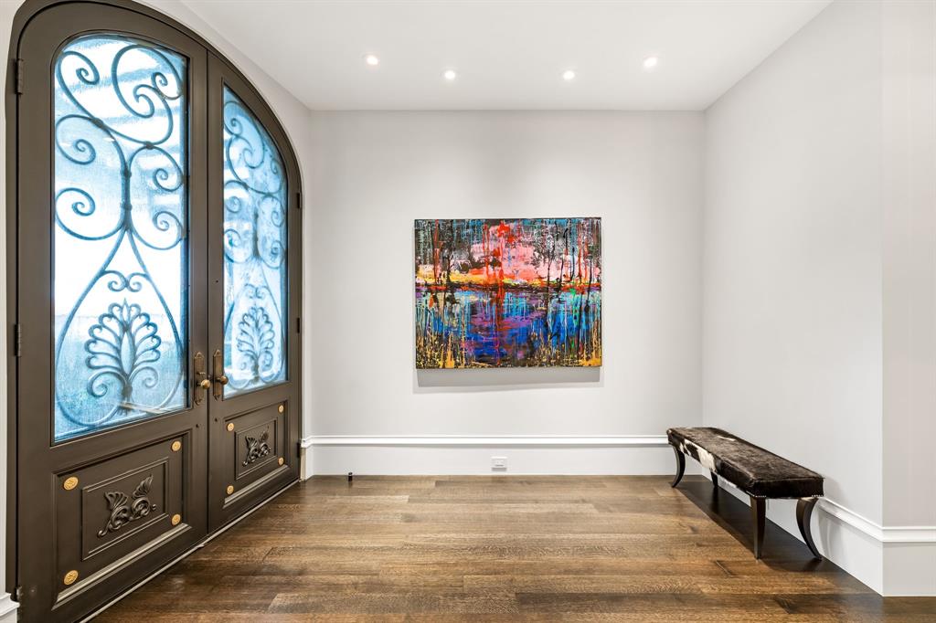 Tower & Regency Row Residence Condo - Residential