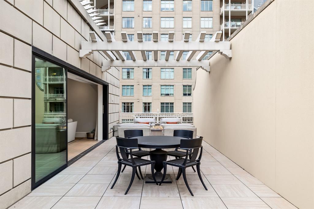 Tower & Regency Row Residence Condo - Residential