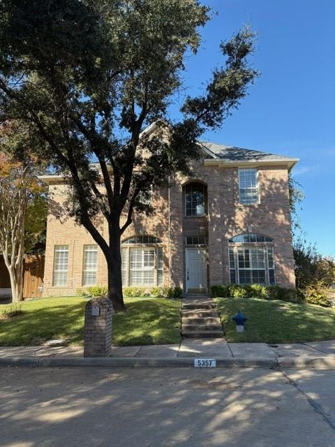 BEAUTIFUL OPEN PLAN WITH HIGH CEILINGS  LOCATED IN THE OAK TREE GATED SUBDIVISION WHICH IS  VERY EXCLUSIVE AND SAFE NEIGHBORHOOD. TWO STORIES WITH MASTER BEDROOM ON THE  FIRST FLOOR WHICH CAN BE OPEN TO THE OFFICE. MODERN STYLE WITH MARBEL COUNTERTOP AND WALKING PANTRY.  ELECTRIC GATE ENTRY TO THE BACKYARD MAKE IT EVEN SAFER. WOOD FLOOR ENTIRE THE HOUSE.