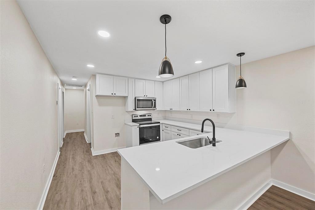 This beautifully renovated 3-bedroom, 2-bathroom home offers the perfect blend of modern comfort and classic charm. Nestled in a tranquil neighborhood amidst a sea of tastefully updated residences, it's a true gem. Located just moments away from the vibrant Bishop Arts District, Moore Park, and the bustling heart of downtown Dallas, this property provides the ideal balance of serenity and urban convenience. With its contemporary features, spacious layout, and proximity to a wealth of cultural and recreational attractions, it's the perfect place to call home.