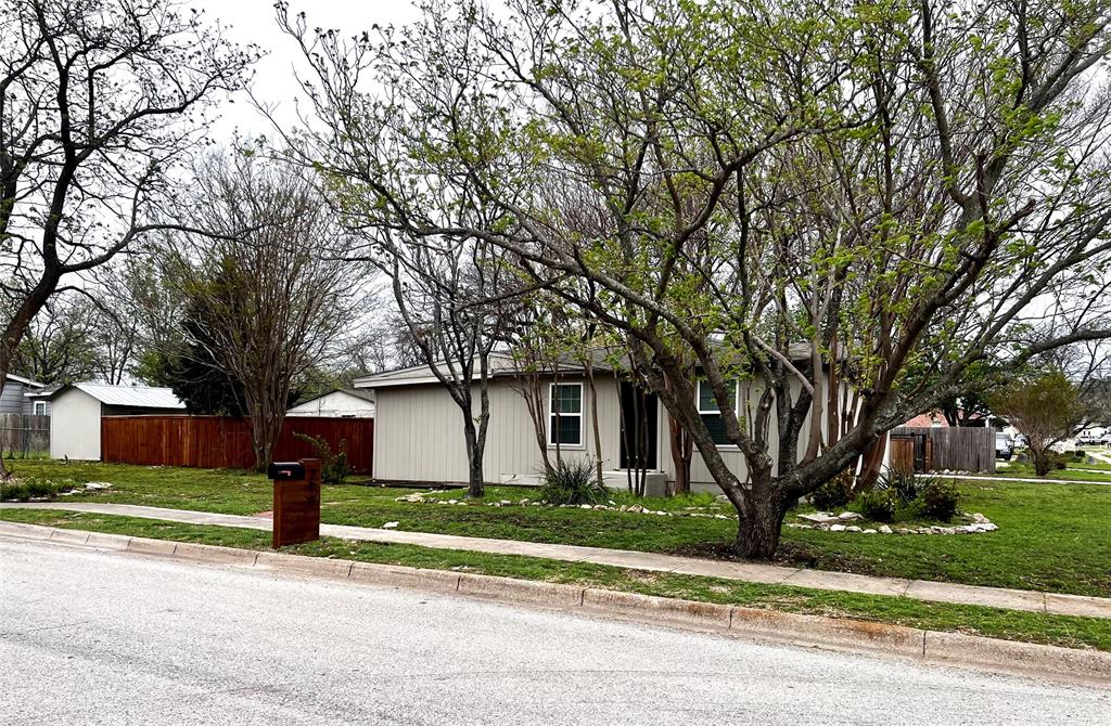 Benbrook Estates Add - Residential