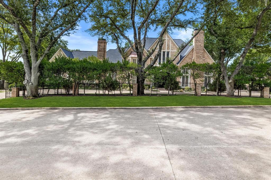 Williamsburg At Preston - Residential