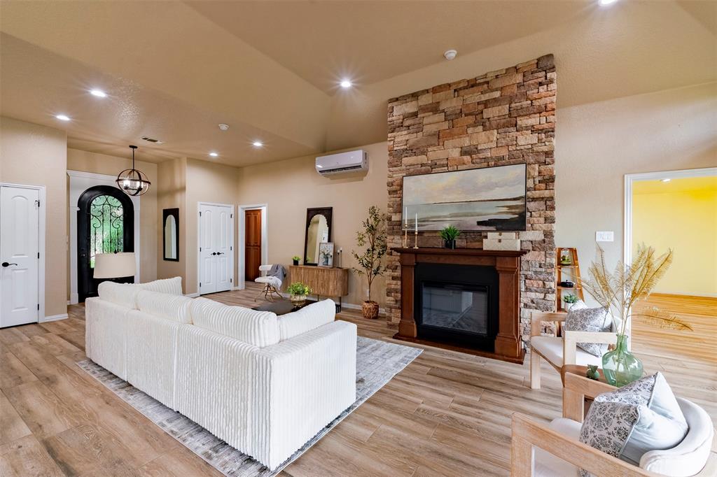 Waters Edge - Residential