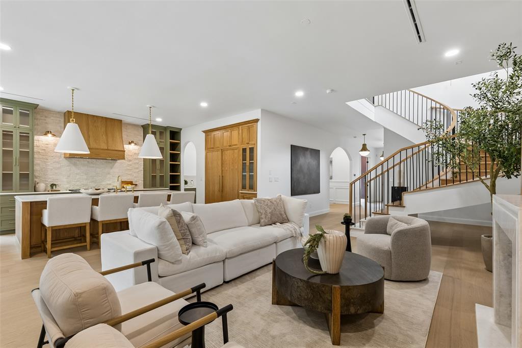 LAKEWOOD HILLS - Residential