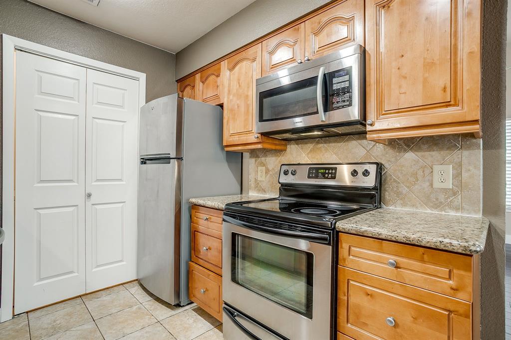 Cedar Creek Twnhms - Residential