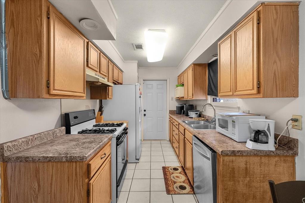 Fairmeadows 11 - Residential