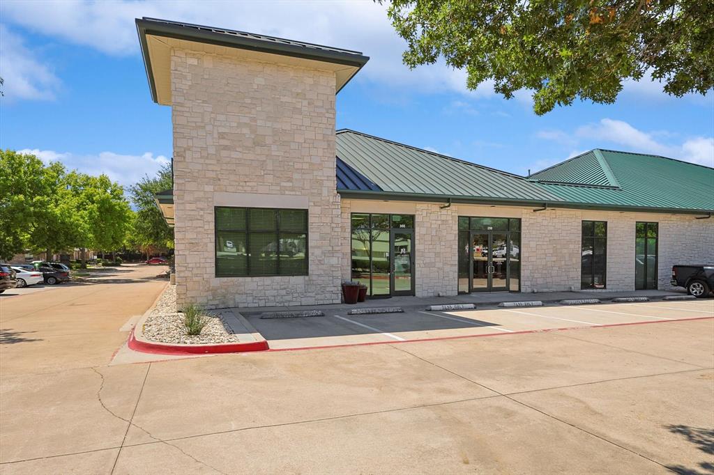 Fantastic location and amenities. This executive office space has been used by a real estate firm and employment services center. Ideal for any type of professional office use.  The space includes six offices, a conference room, a reception area, and a kitchen. The spacious offices have room for large furniture or multiple smaller workstations.