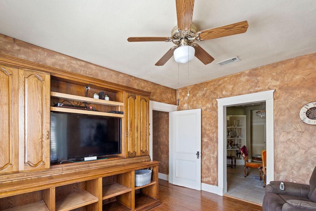 HOPKINS FRANCIS, 334X130 - Residential