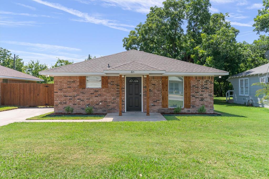 Charming 3-Bed, 2-Bath Home in Quiet Wills Point Neighborhood

Welcome to your next chapter in this inviting 3-bedroom, 2-bath home nestled in a peaceful Wills Point neighborhood, just minutes from local schools—ideal for growing families, downsizing or first-time buyers.

Step into a bright and open living area filled with natural light from large windows, seamlessly connecting to a spacious kitchen featuring tile floors, tile countertops, a coordinating backsplash, and warm wooden cabinets that offer plenty of storage.

Each bedroom offers cozy carpeting and ceiling fans for year-round comfort, while the primary suite includes a private ensuite bath for added convenience.

Enjoy outdoor time in the nice-sized backyard—perfect for pets, play, or weekend barbecues.

Move-in ready and full of potential, this home offers comfort, functionality, and a great location. Don’t miss your opportunity to own in Wills Point!