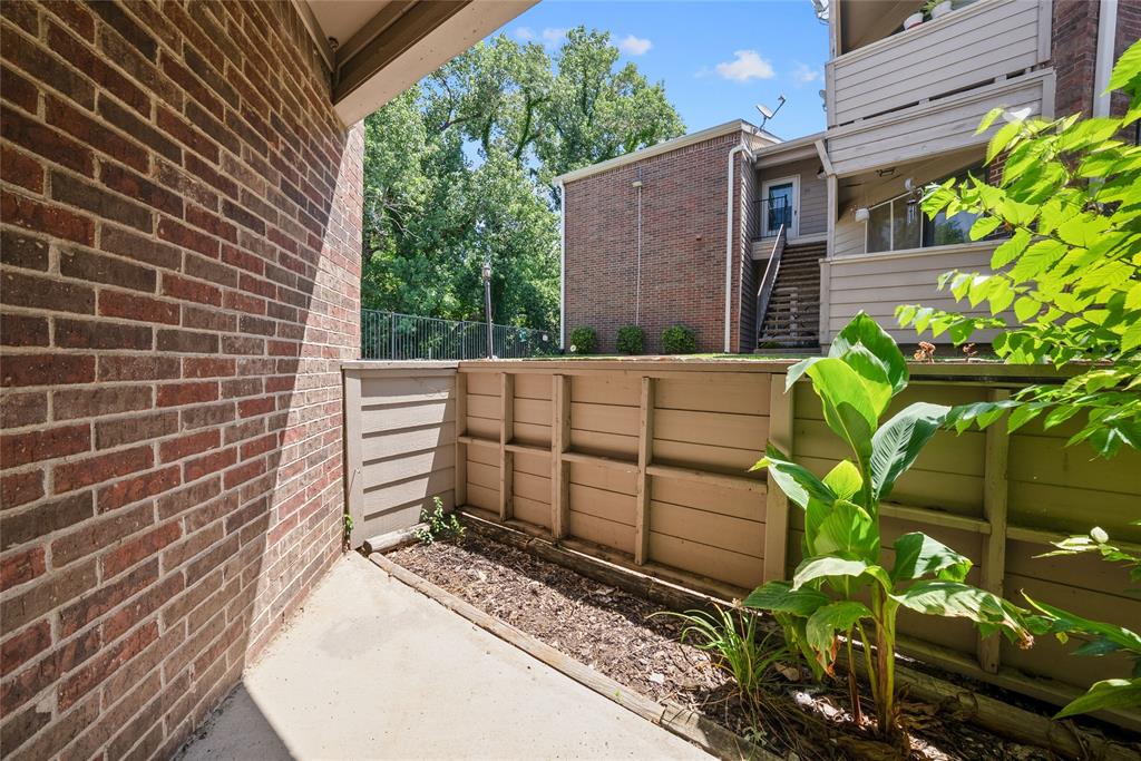 Parkwood Creek Condos - Residential
