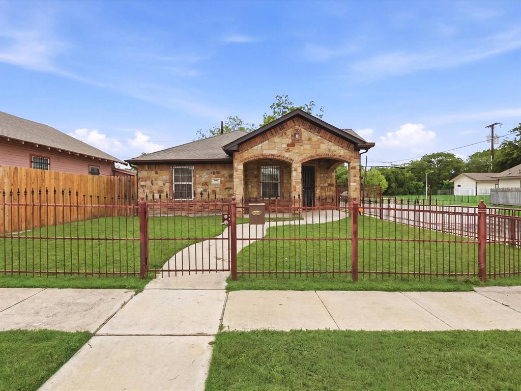 Updated and move-in ready, this Fort Worth home blends modern finishes with a layout that actually works for everyday life. Offering 3 bedrooms and 2 bathrooms, the interior features a bright, open feel with refreshed details and comfortable living spaces designed for both relaxing and entertaining. The kitchen is thoughtfully laid out with plenty of workspace and storage, making it as functional as it is inviting. The primary suite and secondary bedrooms provide flexible options for family, guests, or a home office setup, while both bathrooms have been updated with clean, contemporary touches. Step outside to a spacious backyard ready for whatever you envision, whether that is weekend gatherings, pets, or future improvements. Located just minutes from downtown Fort Worth, the Medical District, Magnolia Avenue, and major highways, this home offers quick access to some of the city’s best dining, entertainment, and everyday conveniences. A solid option for first-time buyers, investors, or anyone looking for location and value in one package.