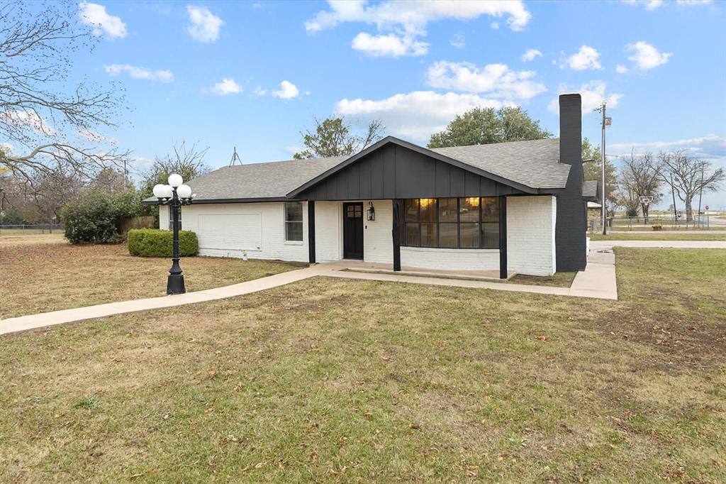Welcome home to this beautifully renovated 3-bedroom, 2-bath residence in the heart of Leonard. Situated on an oversized corner lot with no HOA, this move-in-ready home offers the perfect blend of modern updates and small-town charm.
Inside, you'll find over 2,000 square feet of thoughtfully updated living space featuring fresh interior and exterior paint, brand-new flooring, a completely remodeled kitchen with new appliances, and beautifully updated bathrooms. The spacious bonus room provides endless possibilities as a home office, game room, media room, or fourth bedroom.
Major improvements—including a new roof and HVAC system in 2024—offer peace of mind for years to come. The attached two-car garage, covered patio, and expansive backyard create the perfect setting for entertaining, relaxing, or enjoying outdoor activities.
Conveniently located just minutes from schools, parks, downtown Leonard, and an easy commute to the growing North Texas corridor, this home delivers exceptional value, modern comfort, and room to grow.
Don't miss your opportunity to own a turnkey home on one of Leonard's most desirable oversized lots. Schedule your private showing today.