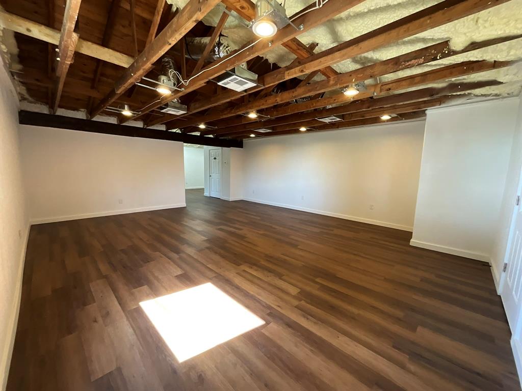 Richardsons Add 01 - Commercial Sale