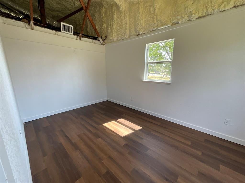 Richardsons Add 01 - Commercial Sale