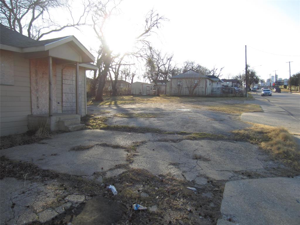 Priced to sell, this triplex offers a strong value-add opportunity in Dallas. Zoned commercial under Senate Bill 840, allowing multifamily development without rezoning, this property is ideal for investors or developers. Three 1-bedroom units in a single building with city water and sewer, offering flexibility for renovation, redevelopment, or long-term investment potential.
