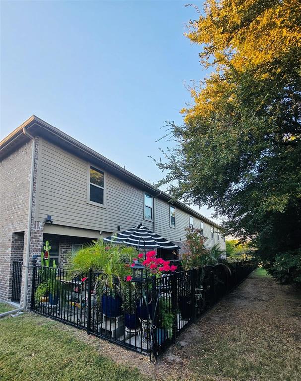 Cedars Twnhms - Residential