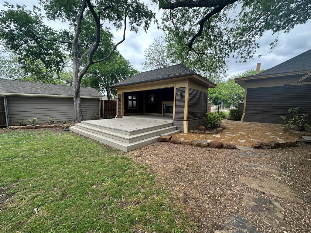 R Horton - Commercial Lease